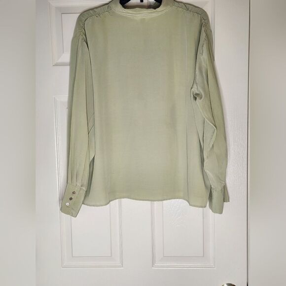 J.Jill L TeeGreen 100%SILK LngSlv Ruffles Shoulder Buttons Up Women Shirt Blouse - Picture 6 of 6
